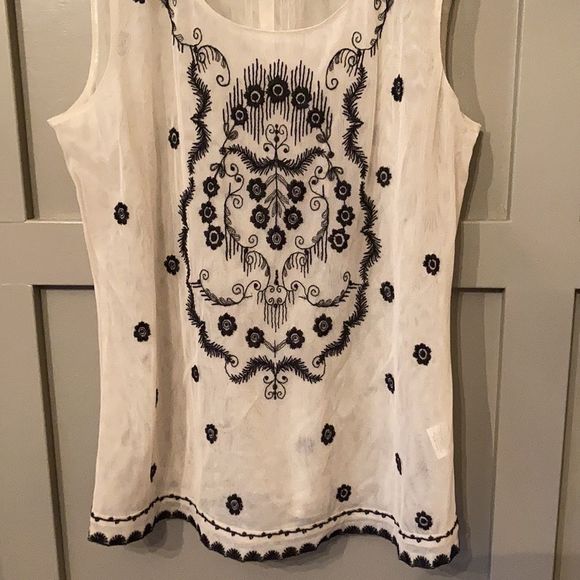 NIC + Zoe Embroidered Sheer Nylon Sleeveless Top Size Medium - Picture 2 of 8